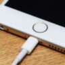 Кабель USB2.0 – Lightning, 1 м, SONNEN, медь, для передачи данных и зарядки, белый, 513559, 513559